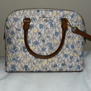 Michael Kors CindyLG Done Satchel